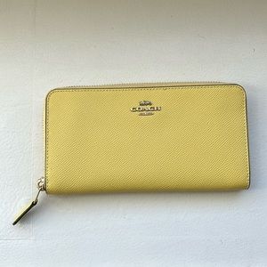 NWOT Coach Wallet